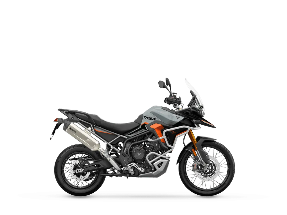 Triumph TIGER 900 DESERT EDITION 2026 in Urban Grey, right side studio photograph