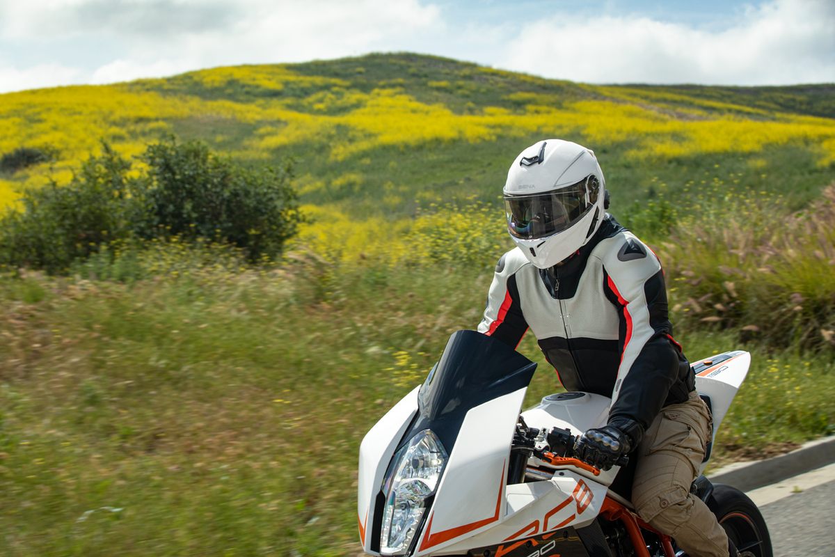 SENA Outrush R Modular Helmet in White