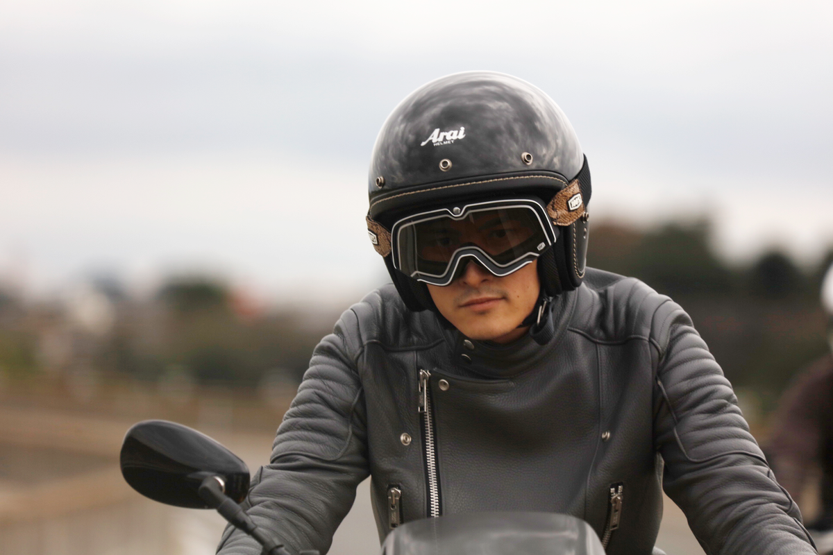 Arai Classic-V Helmet in Black