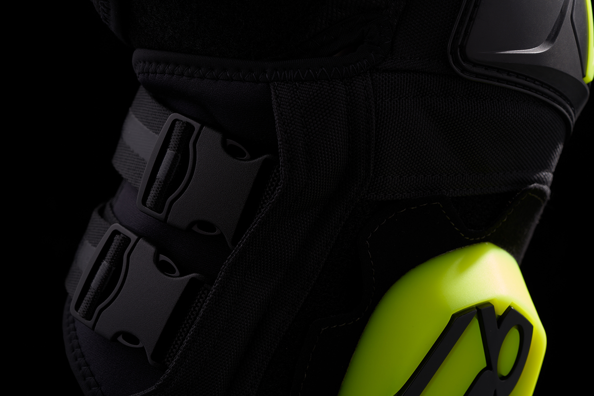 ICON Cloverleaf 2 Knee Pads