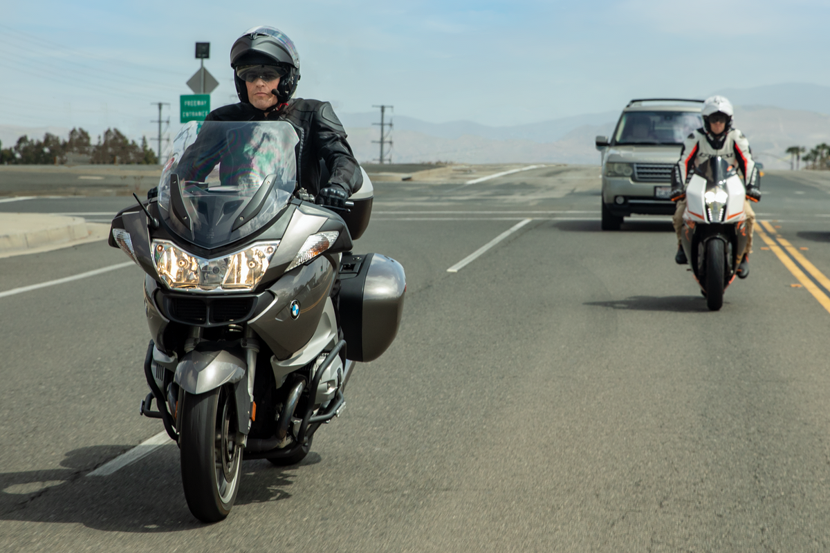 SENA Outrush R Modular Helmet in Black