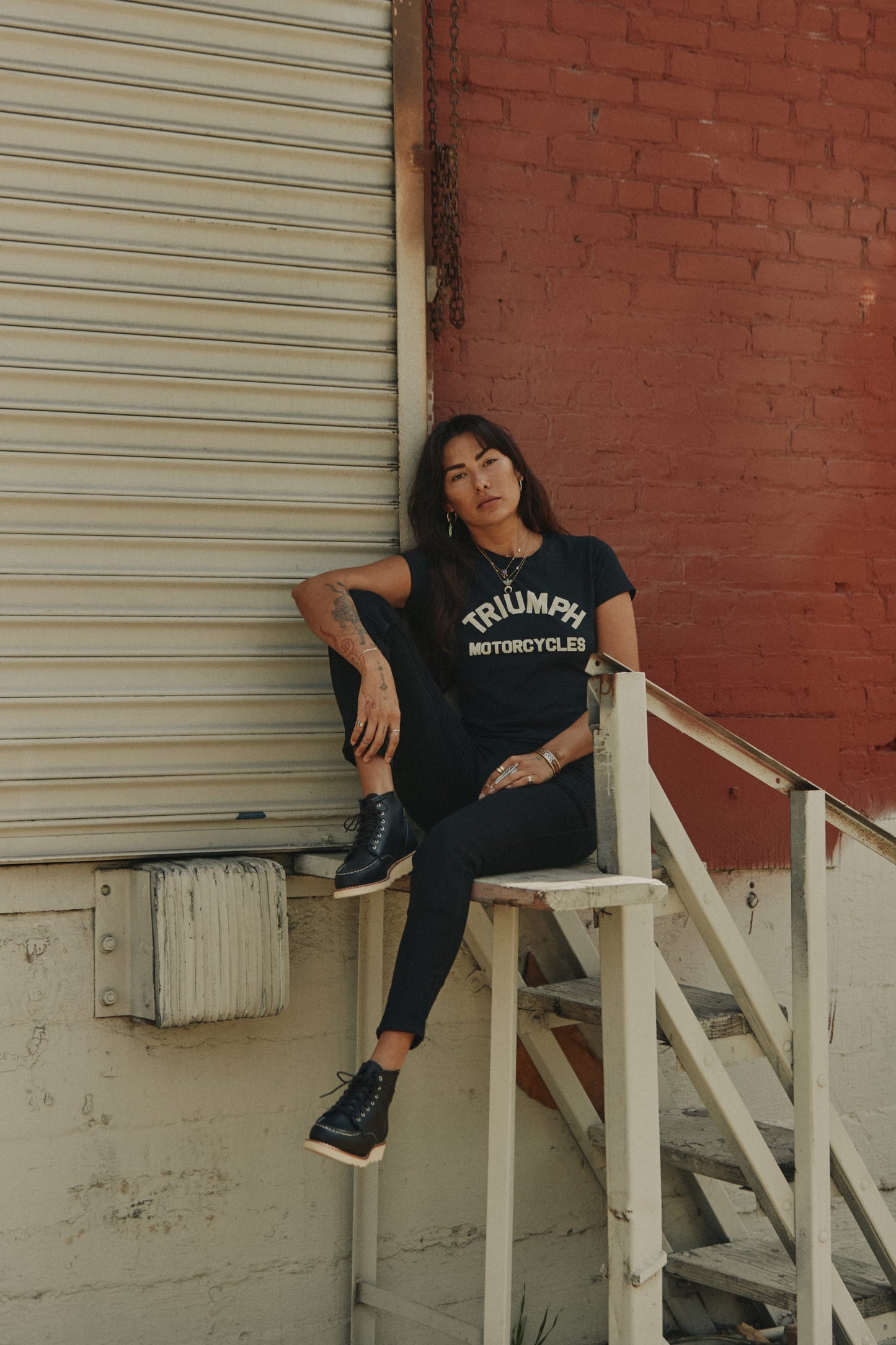 Luss Womens Arch Logo Tee